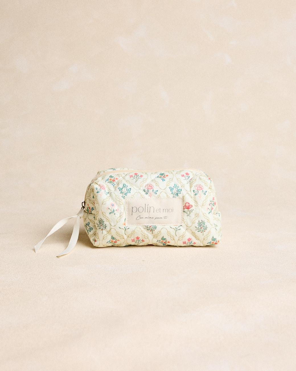 Small Flowers Ravelle Toiletry Bag