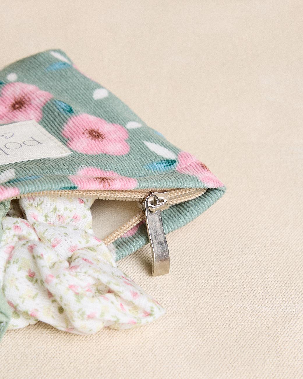 Small Flowers Olvira Toiletry Bag